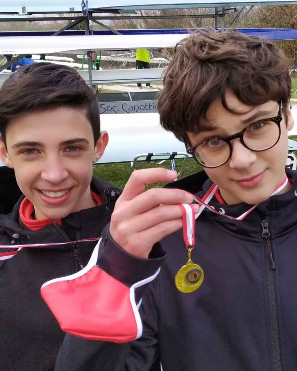 billimasirowing's tweet photo. Pieno di medaglie per gli atleti della Billi-Masi e delle @fiammerosse_vvf  oggi a San Miniato.🥇Oro nel Doppio Cadetti M, nel doppio Junior (U19) M e nel Quattro di Coppia Senior A F. Argento🥈nel Singolo Cadetti M e nel Singolo Pesi Leggeri F Bronzo 🥉nel Doppio Ragazzi (U17) M https://t.co/bTxi2EQrUG