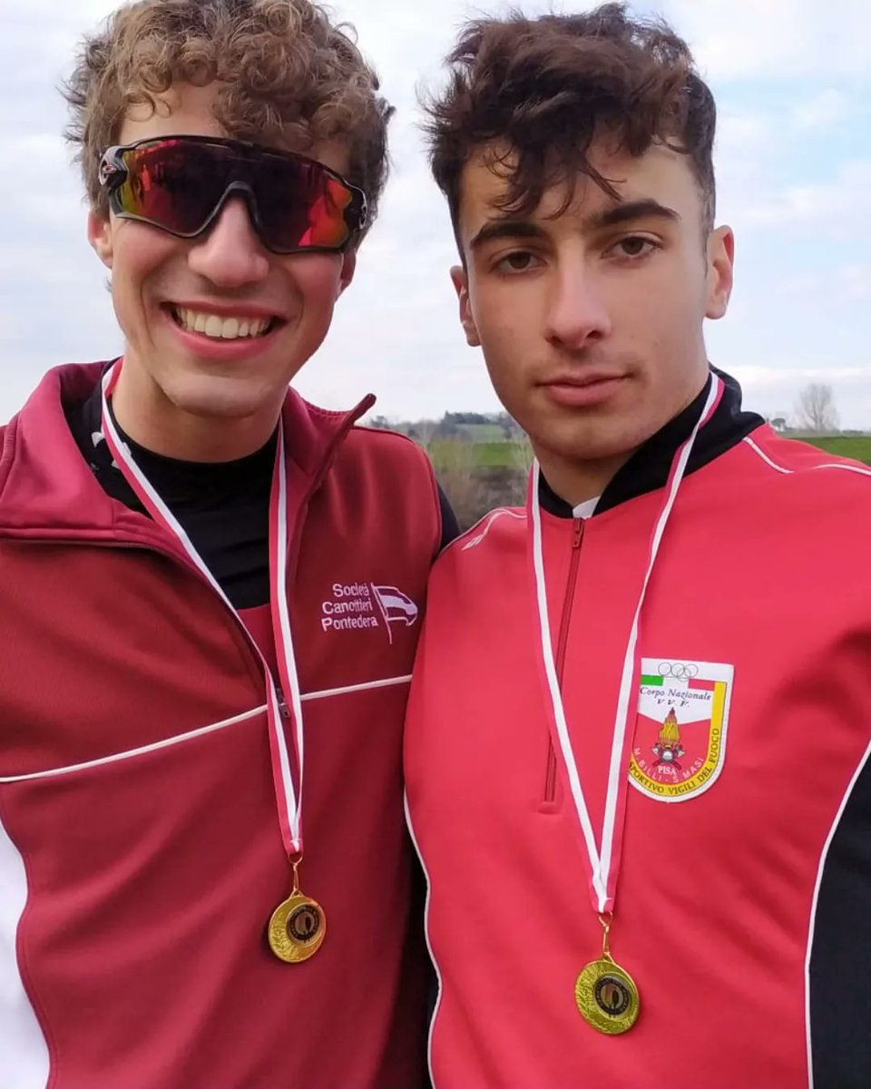 billimasirowing's tweet photo. Pieno di medaglie per gli atleti della Billi-Masi e delle @fiammerosse_vvf  oggi a San Miniato.🥇Oro nel Doppio Cadetti M, nel doppio Junior (U19) M e nel Quattro di Coppia Senior A F. Argento🥈nel Singolo Cadetti M e nel Singolo Pesi Leggeri F Bronzo 🥉nel Doppio Ragazzi (U17) M https://t.co/bTxi2EQrUG