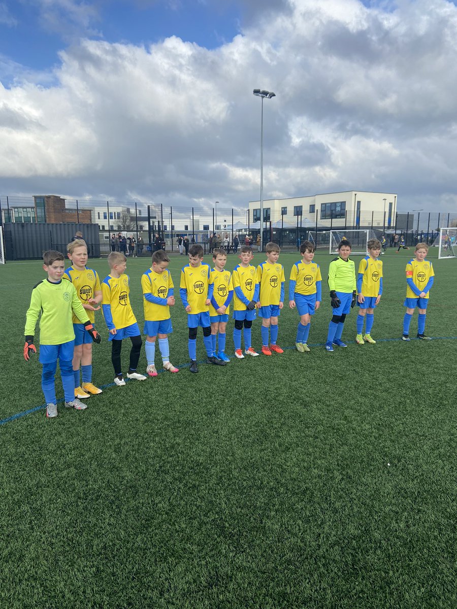 DarrenFairlands's tweet photo. Showing our support for Ukraine this morning 🇺🇦🇺🇦🇺🇦 https://t.co/aLhPDTsiMI