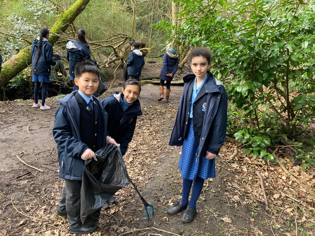 bcsbirmingham's tweet photo. The Friday afternoon @bcsbirmingham photography TED (Thinking, Exploring, Doing) group did something a little different last Friday. As part of our Community programme, Year 5 and Year 6 children supported the Friends of the #HarborneWalkway by litter picking. @BOSFonline https://t.co/Xcxx4MtKSm