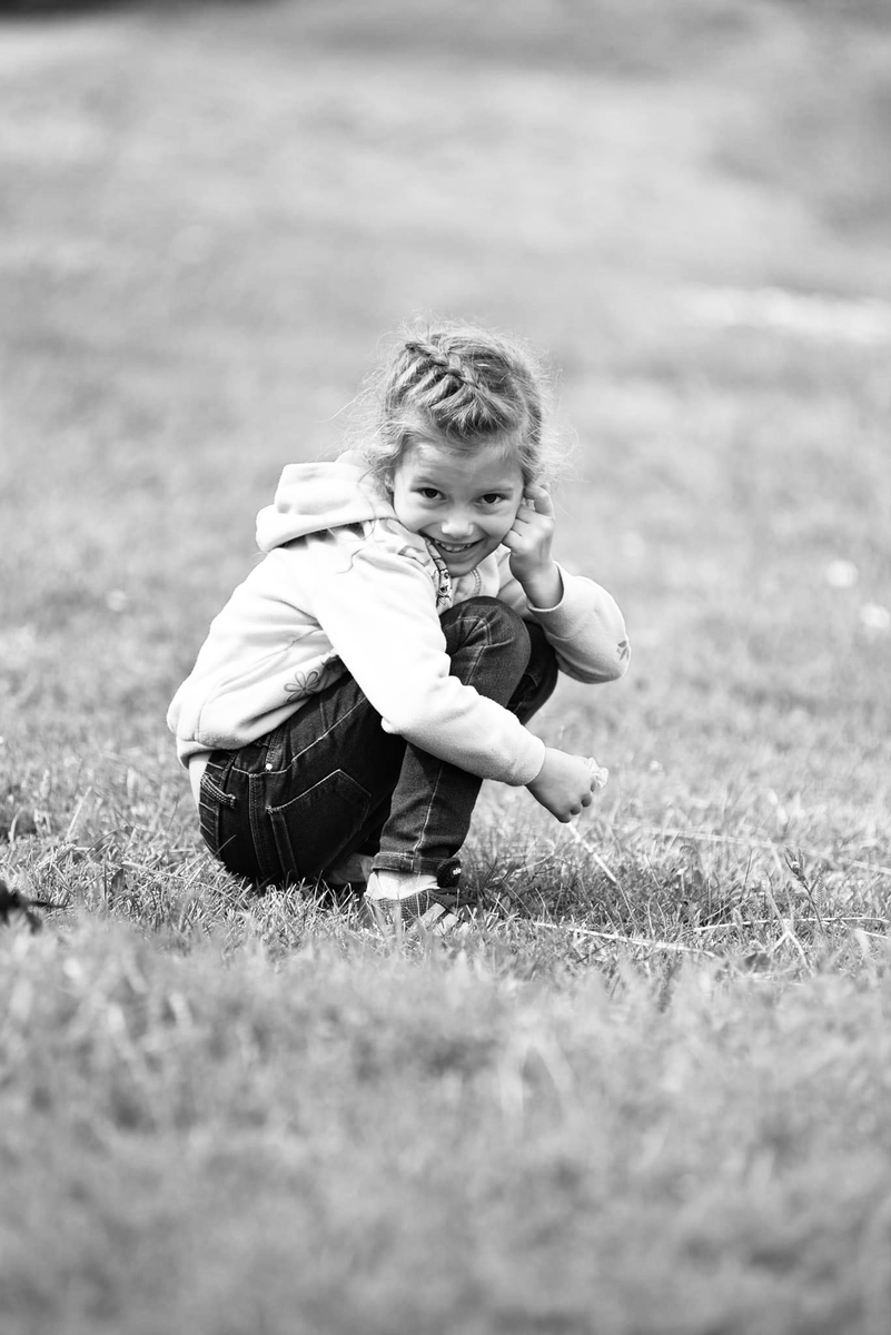 Alisa is from the Ukrainian city of Okhtyrka, Sumy Oblast. She did not live to be 8 years old. She died during the shelling along with her grandfather, who covered her with himself,–Olena Zelenska wrote facebook.com/photo/?fbid=61…