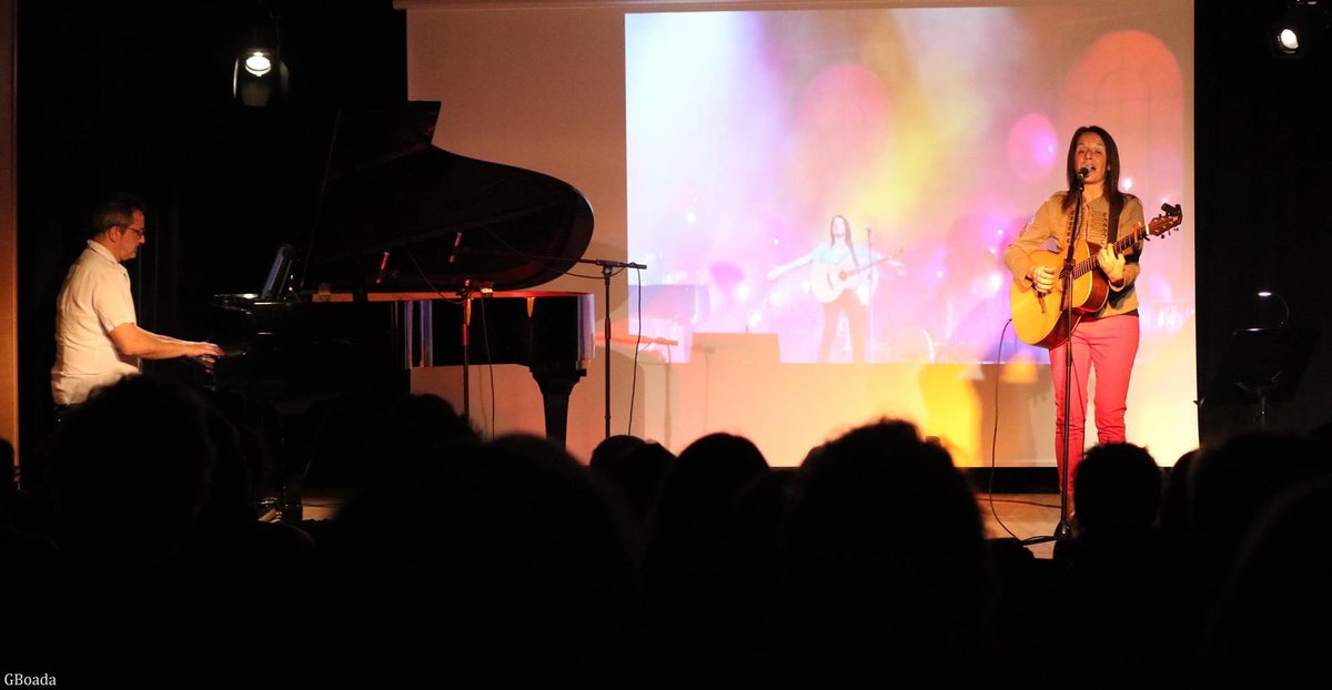 montsecastella's tweet photo. Gràcies, @AjuntamentOlesa 🏠
Gràcies, @barnasants 🎤
Gràcies, @GBoada1 📸
Gràcies, @Joseplanau 🎹
Gràcies, @u98music 📀

#cultura #musica #cantautora https://t.co/sgbmAbbANS