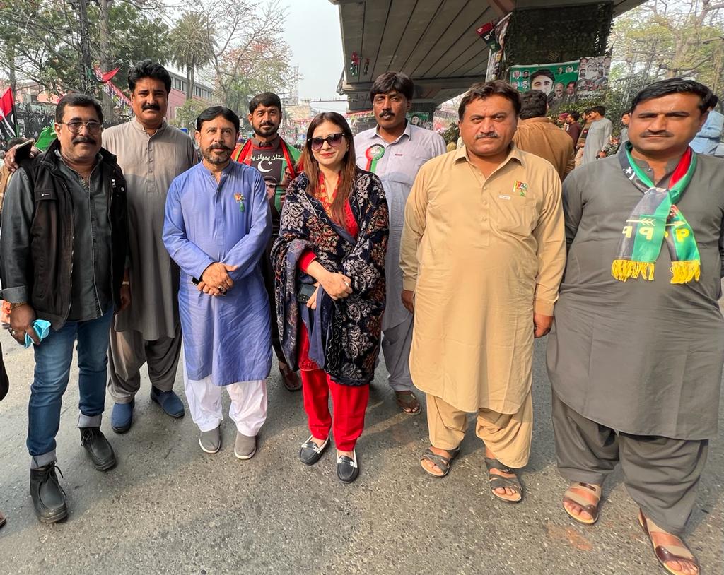 PPPraziakamran's tweet image. NasirBaghLahore
✌️#AwamiLongMarch #PPP