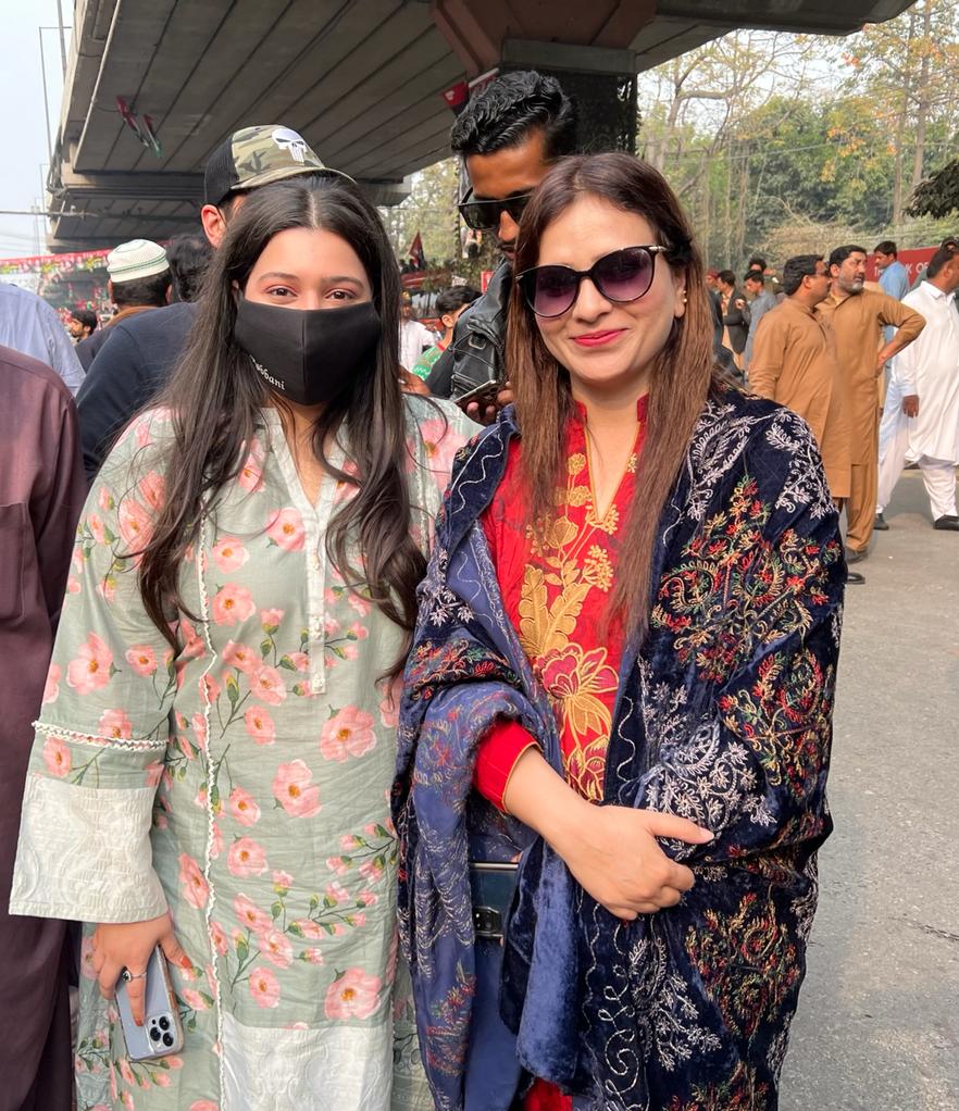 PPPraziakamran's tweet image. NasirBaghLahore
✌️#AwamiLongMarch #PPP