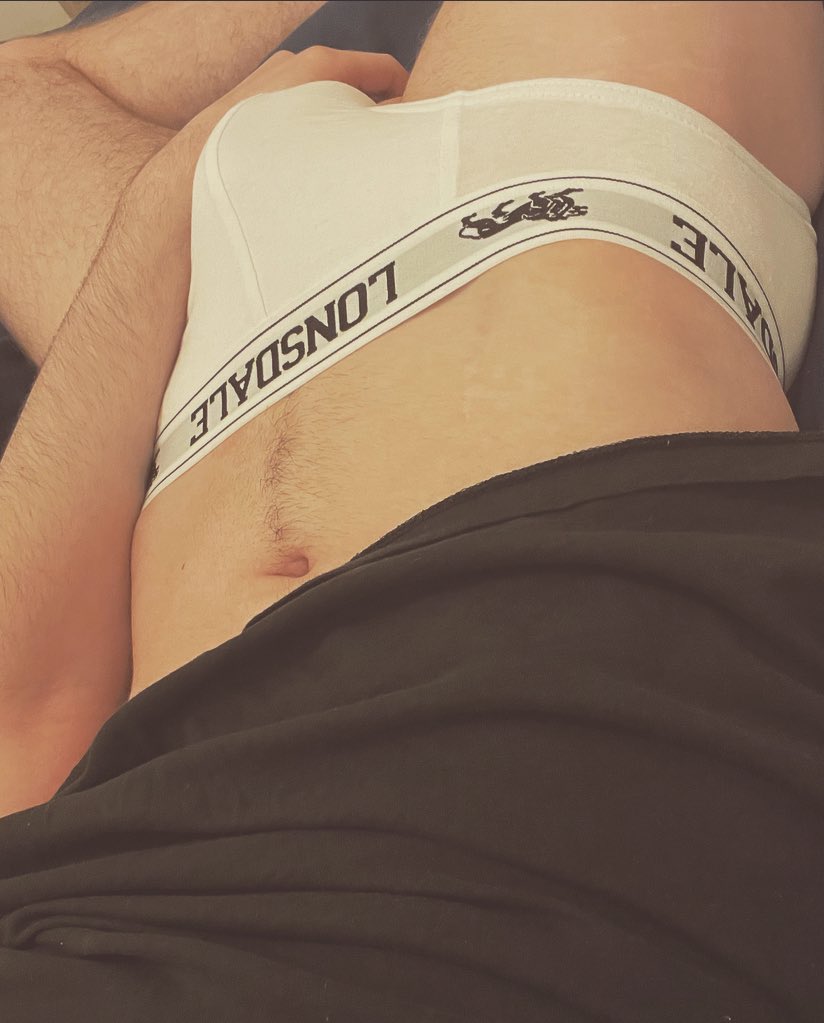 ThatGayTom's tweet photo. Chill day in bed https://t.co/zmn3a0yhML