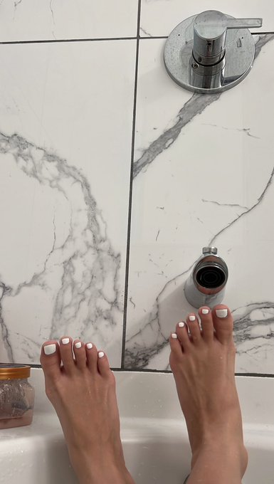 I take so many baths, I should start selling my bath water 💀 https://t.co/ALXNrINTax<a href="/tag/newprofilepic"class="tags"><span>#newprofilepic</span></a>