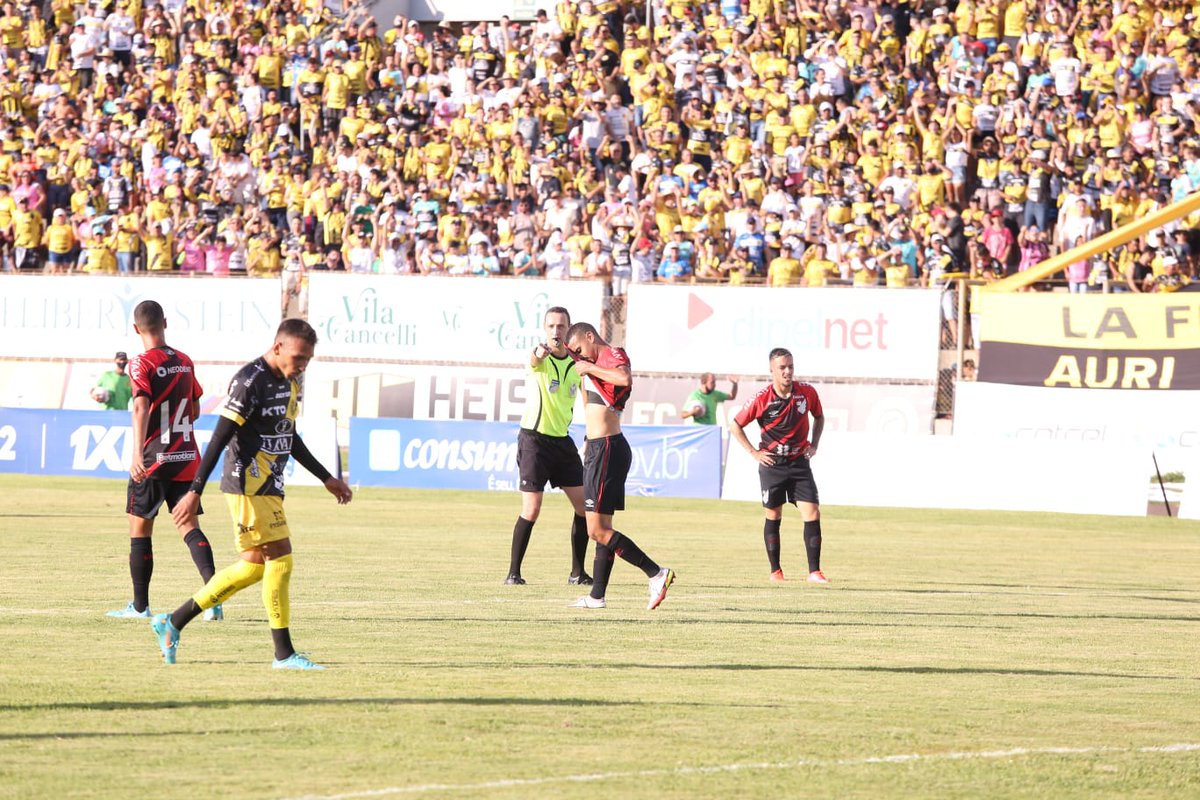 fc_cascavel's tweet photo. Algumas fotos da 2ª etapa. Vamos Cascavel!

#CASxCAP | 3x4
#JogaJuntoCascavel https://t.co/ArGydL0WFM