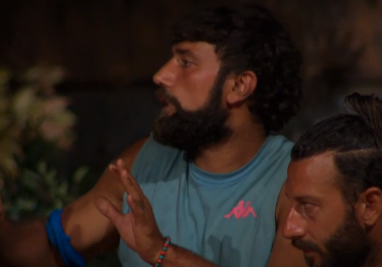 SurvivorDiyal0g's tweet photo. Seda :" Benim iki kişiyle de Hikmet ve Yasin ile samimiyetim eşit şekilde"

Yasin:" Yooo yooo benimle eşit değil"

Seda:" Evet bize grup dediğinden beri değil"

#SurvivorAllStar2022 #survivor2022allstar #survivor https://t.co/i272oCcvk3