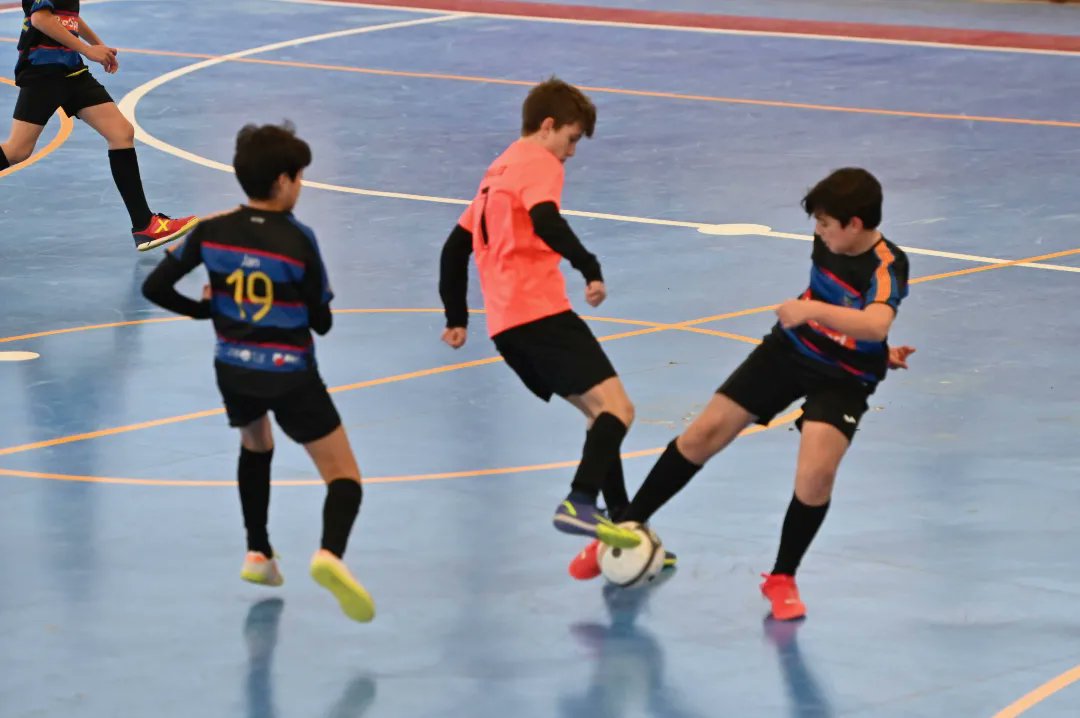 FSVilanova's tweet photo. 🏆 𝗝𝗼𝗿𝗻𝗮𝗱𝗮 𝟭𝟱 - Segona Divisió Catalana Infantil Grup 6.
🔢 INFANTIL A: @cecollbato 1️⃣➖8️⃣ EFSVilanova A.
⚽ Nil Garcia (3), Kevin Morillas (2), Àlex Rey (2) i Jan Rodríguez.
ℹ️ Últims cinc partits: ✅✅✅✅✅
#️⃣ #123Vilanova #SomEscola #EFSV #VilanovaDelCamí https://t.co/wrI20tHXDV