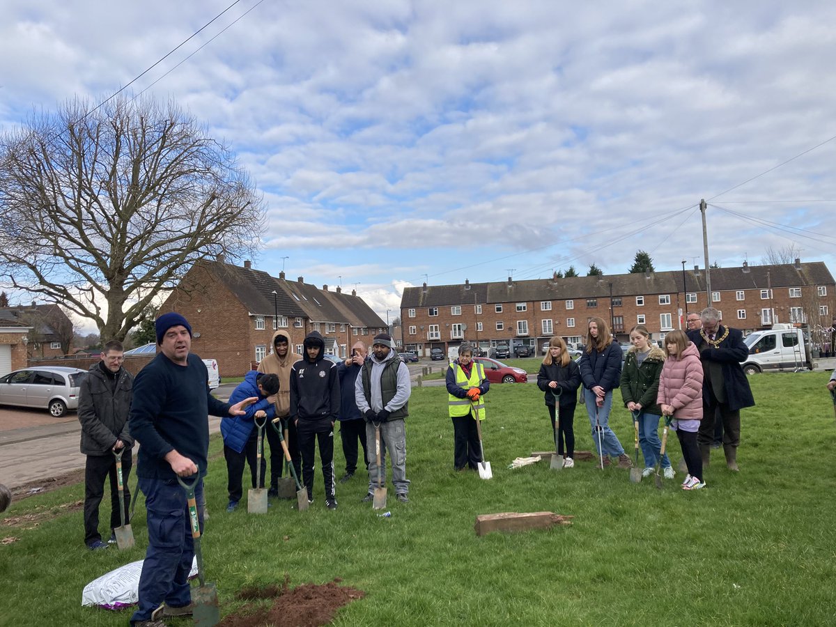 A lovely morning helping the Coventry Tree Warden Network and <a href="/covparkranger/">Coventry Urban Rangers</a> plant 40 trees in the Everdon Estate. Thanks for inviting us and well done organising this for the local community. 👏🌳<a href="/CllrJMcNicholas/">John McNicholas</a> <a href="/kuff30/">KEITH ASPINALL</a> <a href="/AspinallSadie/">Sadie Aspinall</a> <a href="/TaiwoOwatemi/">Taiwo Owatemi</a>