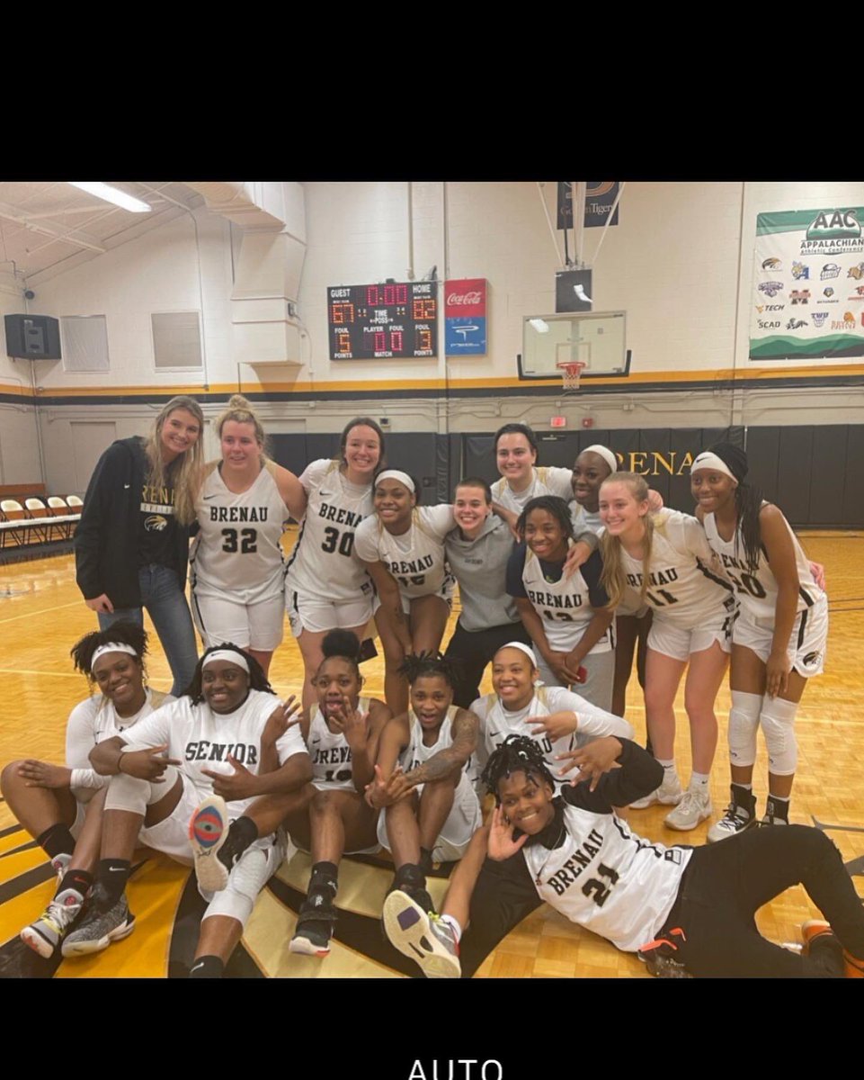 XianLopez10's tweet photo. Yall go help brenau basketball by donating to their fundraiser https://t.co/3P7d5JxnMc https://t.co/L4LPI7XmJ5