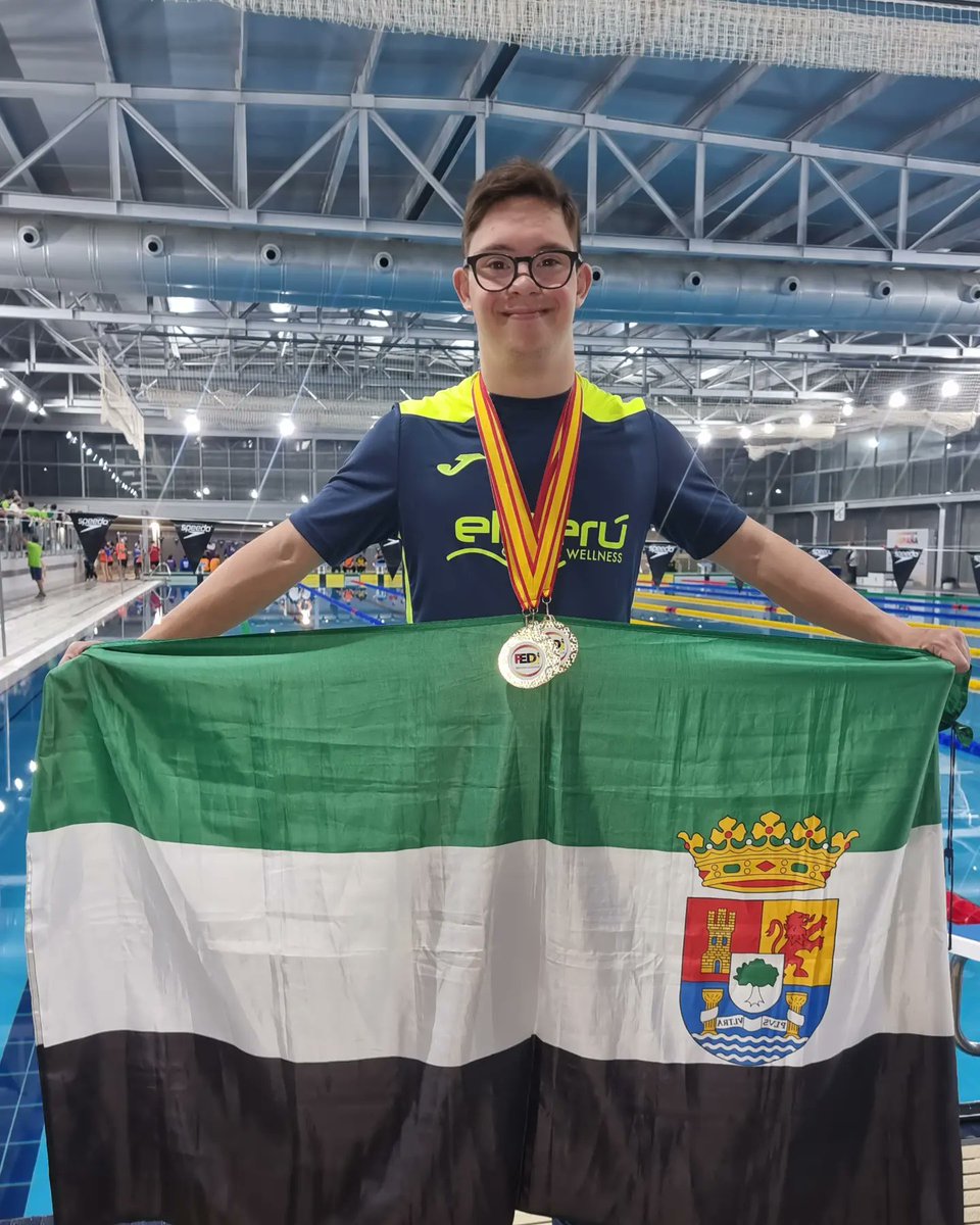 Guillermogranu's tweet photo. 1 RÉCORD 🌏
3 RÉCORD 🇪🇦
4 🥇🥇🥇🥇
3 MINIMAS EUROPEAS. 
VAMOSSS!!💪
@DXTextremadura @FJyD @EPExtremadura @CopeExtremadura @hoyextremadura @FEDDI_DI @fexddi1 @runonline_  @CPCacerenoSAD 
@DownEspana @realmadrid 
@DepExtremadura @GFVara https://t.co/r4pucKvpYg