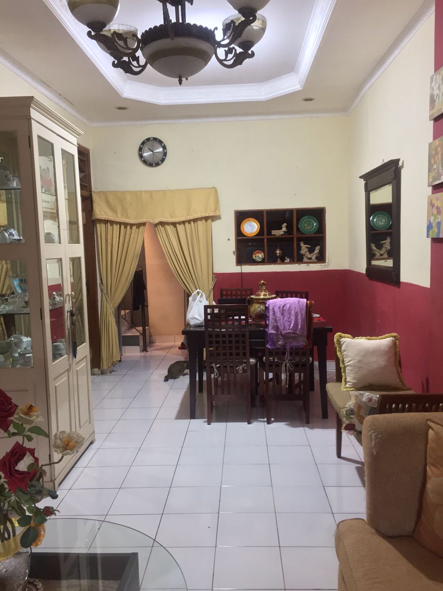 nentoy's tweet photo. -teras bisa untuk 1 parkir mobil
-taman kecil bisa untuk parkir 2 motor
-listrik 2200w
-teras atas bisa utk ngopi dan ngeteh cantik
-dekat dengan pintu tol jorr dan dalkot jatiasih
-dekat dengan jalan alternatif cibubur
-dekat dengan komsen
-surat2 lengkap (sertifikat hak milik) https://t.co/Eo2a6kAgYr
