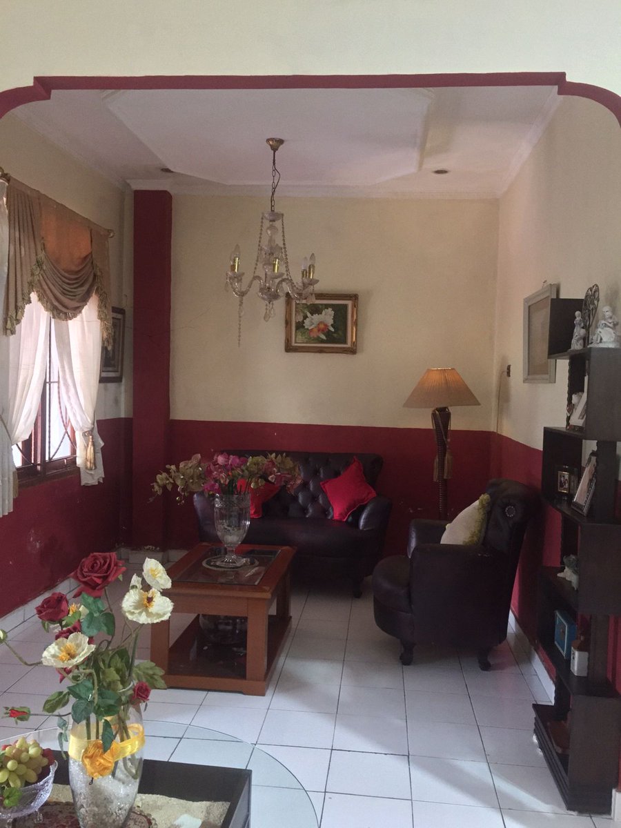 nentoy's tweet photo. DIJUAL CEPAT RUMAH

-luas tanah 72 meter persegi
-luas bangunan 36 meter persegi
-rumah layak huni, 2 lantai
-3 kamar tidur (1 di bawah, 2 di atas)
-2 kamar mandi (kamar mandi dalam di bawah dan kamar mandi luar di atas)
-ada tempat cuci baju dan jemuran di dalam lantai 2 https://t.co/98OQtJlF1h