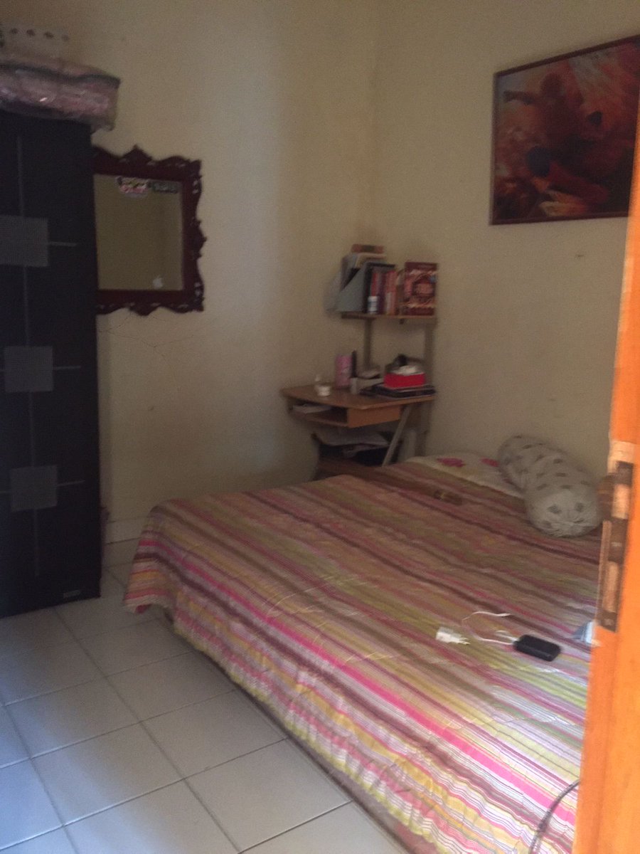 nentoy's tweet photo. DIJUAL CEPAT RUMAH

-luas tanah 72 meter persegi
-luas bangunan 36 meter persegi
-rumah layak huni, 2 lantai
-3 kamar tidur (1 di bawah, 2 di atas)
-2 kamar mandi (kamar mandi dalam di bawah dan kamar mandi luar di atas)
-ada tempat cuci baju dan jemuran di dalam lantai 2 https://t.co/98OQtJlF1h