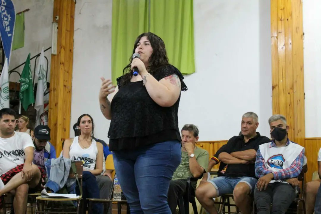 Claritabozzano's tweet photo. Plenario de la Militancia #Junín 
✌Ayer sábado, con la presencia de la diputada provincial @MicaOlivetto y 200 compañeras y compañeros de diferentes agrupaciones políticas del @AteneoNKJunin, nos reunimos para debatir de la actualidad del país, la provincia y nuestra ciudad. https://t.co/uqOnr5mEwv