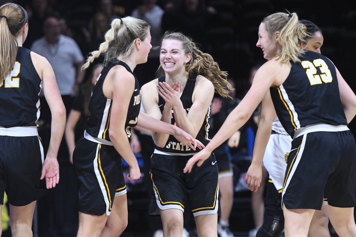 brandonzenner_'s tweet image. Congrats to @fhsuathletics on another @TheMIAA Tournament title. The Central Regional goes through Hays, America.