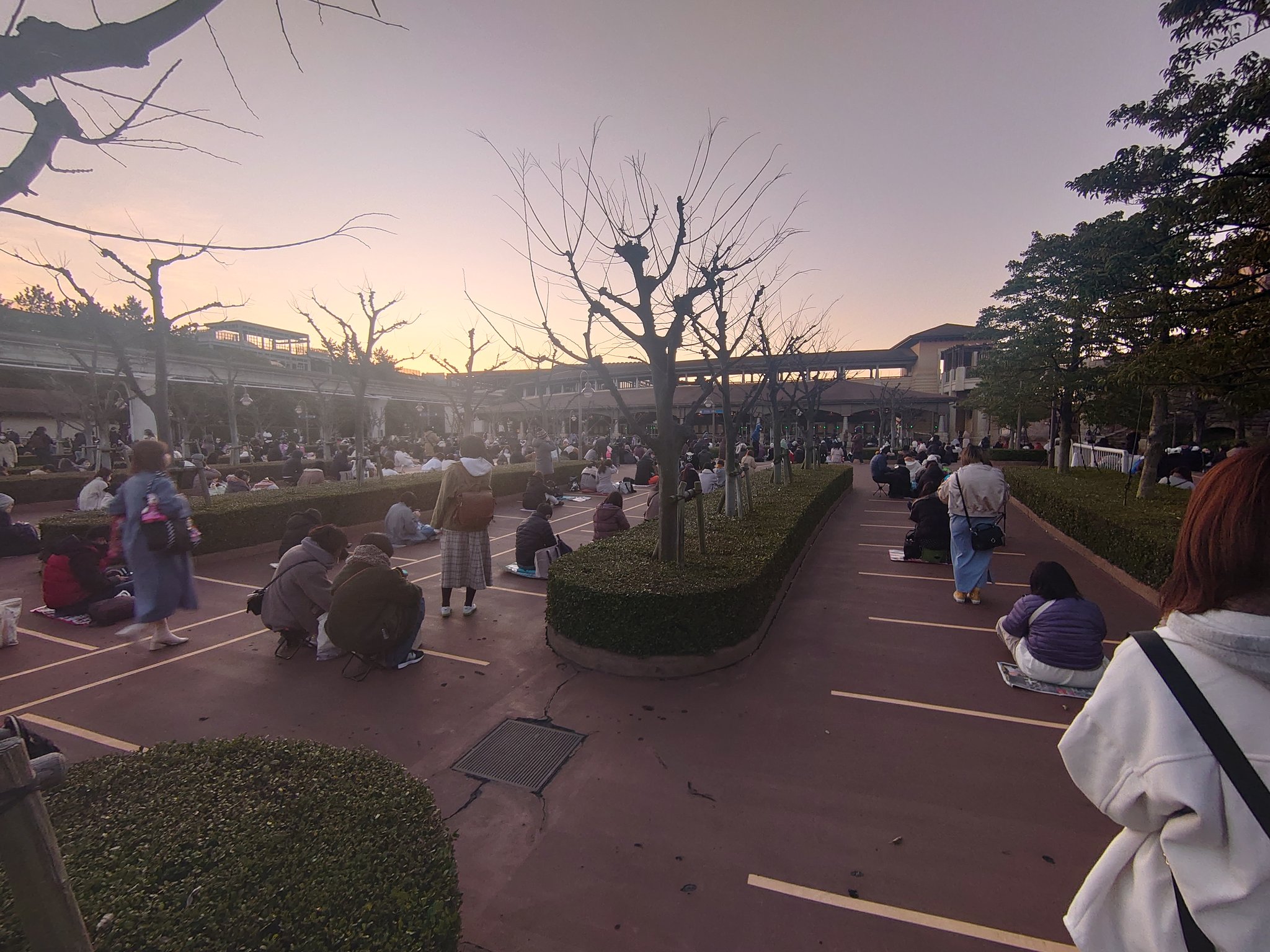 まちびと2 これはディズニーシー始発開園待ち列 T Co S8paqz0xv6 Twitter まちびと2 これはディズニーシー始発開園待ち列 T Co S8paqz0xv6 Twitter