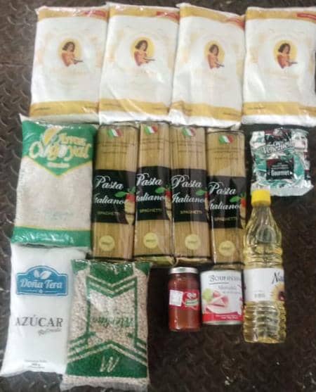 AIDELYSOYON's tweet image. #06Mar| Gracias a nuestro Presidente @NicolasMaduro a nuestra Gobernadora @Soykarinacarpio  y @ALAS_ARAGUA hoy el municipio Urdaneta en su totalidad será beneficiado con sus bolsas de comidas mediante el CLAP.@PsuvAragua_ofic  continuamos trabajando por el bienestar del Pueblo 🚩