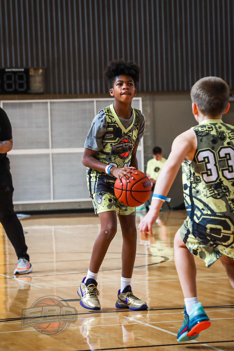 EBC_Camps's tweet photo. Parker Hamilton - 5th Grade - Parker has had an impressive weekend. He has a smooth game and a strong handle getting to the rim finishing through contact! Parker’s averages this weekend powered by the @Grassroots365 Passport:
14.67 PPG, 4 RPG, 1.33 APG, 3 SPG
#EBCWashington https://t.co/4eW4k7dAte