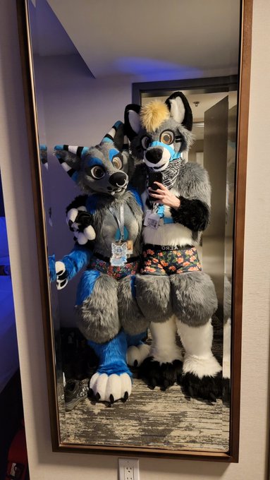 Sexy underwear party? ✅ Vancoufur has been phenomenal! #murrsuit #nsfwfurry https://t.co/6VLZoGdG2T<a href="/tag/murrsuit"class="tags"><span>#murrsuit</span></a><a href="/tag/nsfwfurry"class="tags"><span>#nsfwfurry</span></a>