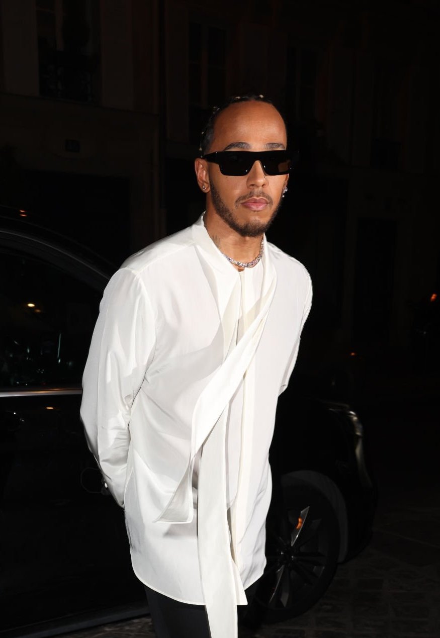 Sir Lewis Hamilton Updates on Twitter: "Lewis looking handsome tonight🤍