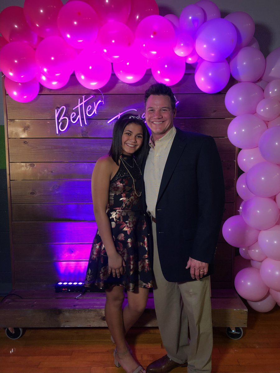 TaylorForSumner's tweet image. How did we cap off a great weekend of door-knocking and spending time with friends in Sumner County? 

Spending time with Nayliana at the Northfield Church Daddy/Daughter Dance! Our kids mean everything to Lorie and me, and we’re so proud of each of them.