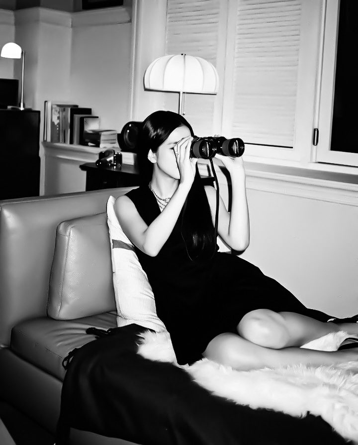 ephilical's tweet image. ⠀⠀⠀
“Who wants to sleep in the city that never wakes up? Blinded by nostalgia.”
⠀⠀⠀