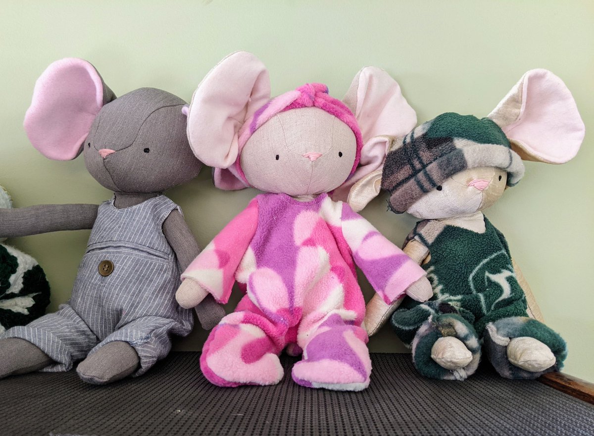 ed_assist's tweet image. Sunday Funday! almost finished the third mouseketeer.  #bonpatterns #Sewfun #restplaycreate