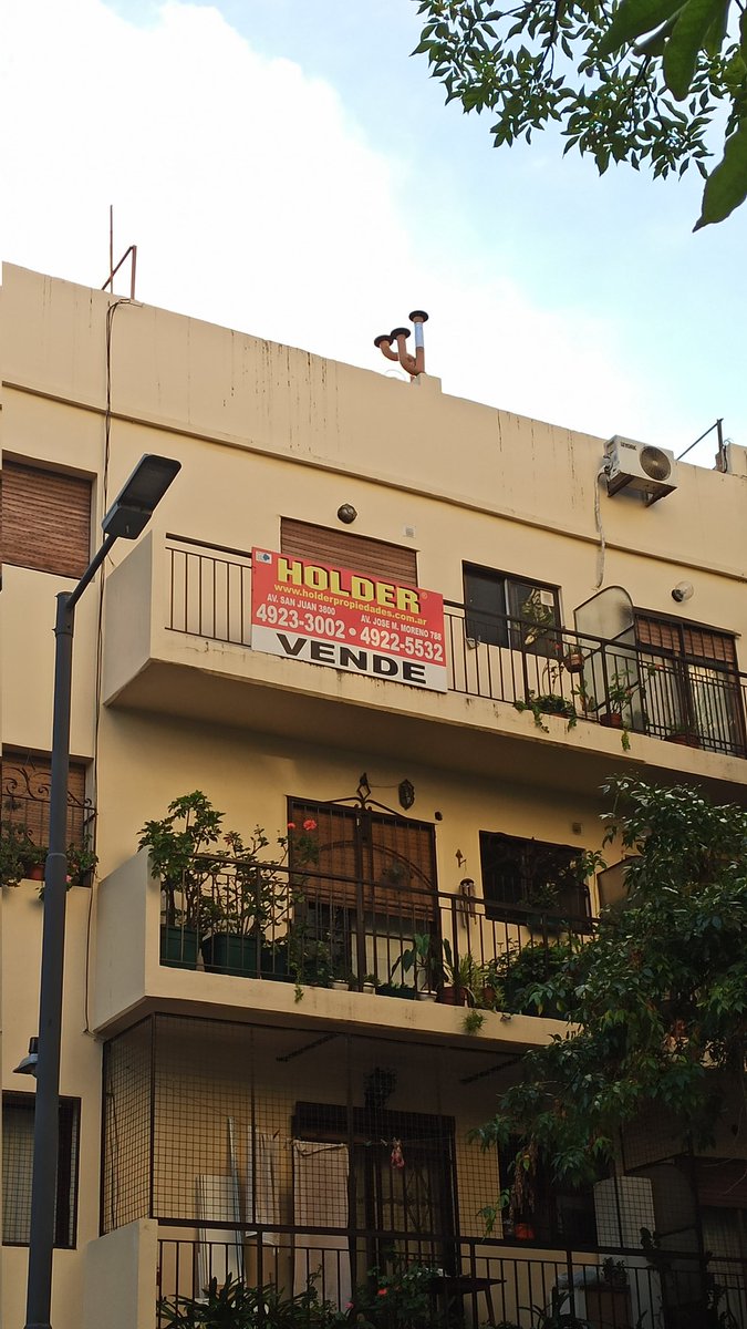 ferrrrespinoza's tweet image. Qué raro que venda si es holder #HumorCripto (?)