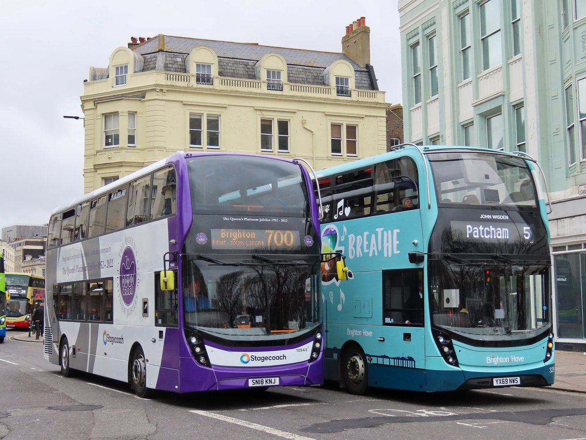 MMC rivalry! Snapped in Brighton yesterday were a pair of very will presented <a href="/ADLbus/">Alexander Dennis</a> E400MMCs. <a href="/StagecoachSouth/">Stagecoach South</a>'s 10945 SN18KNJ was seen arriving on a 700 wearing its special Queen's Platinum Jubilee livery, while <a href="/BrightonHoveBus/">Brighton & Hove Buses</a>'s 329 YX69NWS was seen working a 5 to Patcham.