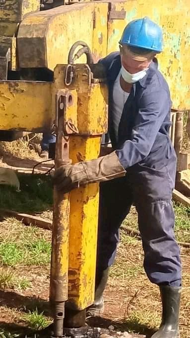 #SomosArtemisa 
Se trabaja intensamente en #SanAntonioDeLosBaños para aliviar la problemática de la escasez de agua provocada por la sequía en el #Ariguanabo
#CubaViveYVence🇨🇺💓