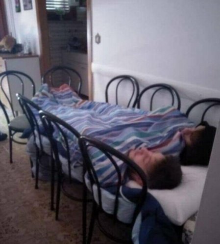 kansaita_'s tweet image. yo de pequeña en una boda a las 4 de la mañana