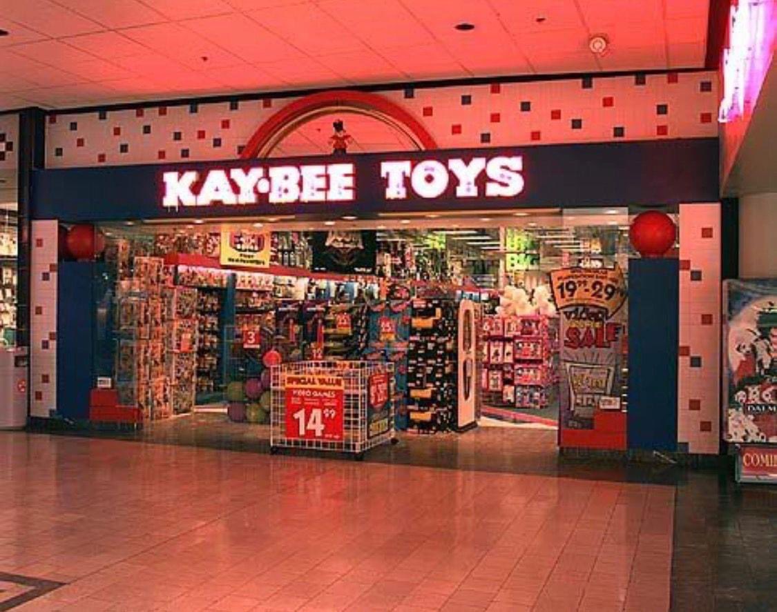 DerrickWalkerJ2's tweet photo. Who’s old enough to remember this store ? https://t.co/x9z1wRRwO6