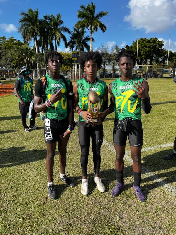 Great win @ Eat Speed 7on7 <a href="/Power7United/">Power 7 United</a> <a href="/FresHurrr/">FRESH prospects</a> <a href="/roosevelt841/">roosevelt</a> @Zo_Wright2