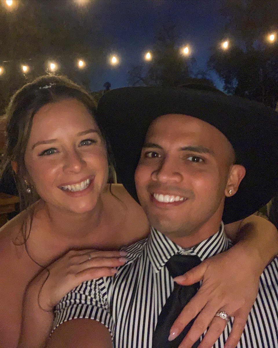 SandyGotBass's tweet photo. Such an awesome wedding weekend. 🤠 Congratulations @cooper_jess &amp; Brandon! 🎉👰🏻‍♀️🤵🏻‍♂️🎂🍾🎊 #SayYesToTheJess 💍 https://t.co/CG2MwQ6gsf