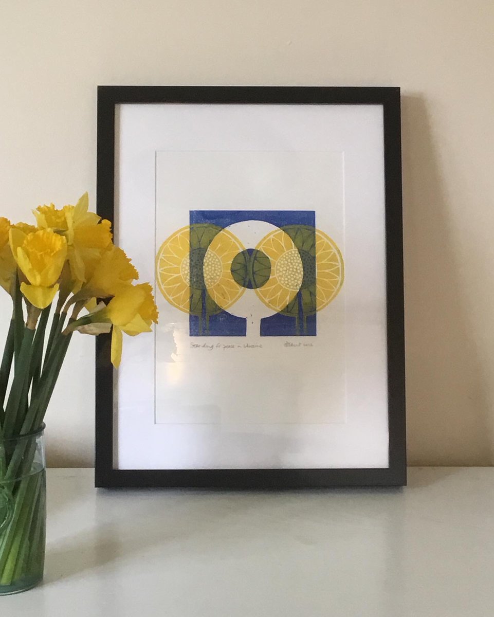creative_helen's tweet photo. @HandmadeHour 2 prints for @britishredcross Ukraine appeal 🇺🇦 still available. Just £20 (+p&amp;p) DM me to purchase. 100% money goes to British Red Cross #printmakersagainstwar #printmaking #printmakersofinstagram #loveukraine  #supportukraine #prayforpeace #lovewins #lovewins🇺🇦 #britishredcross https://t.co/SlRhpl348R
