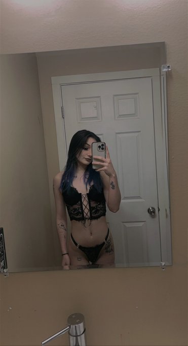 I want another tattoo so bad https://t.co/A9h7icbHaK