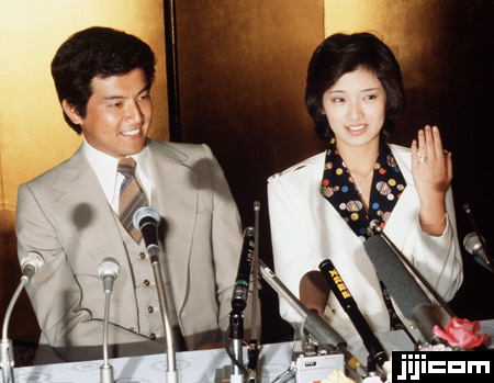 今日は何の日？ 1980年3月7日】 三浦友和さん、山口百恵さんが婚約発表
