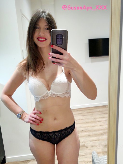 Watch Susan Ayn Official's leaked NSFW photo on TwXstars