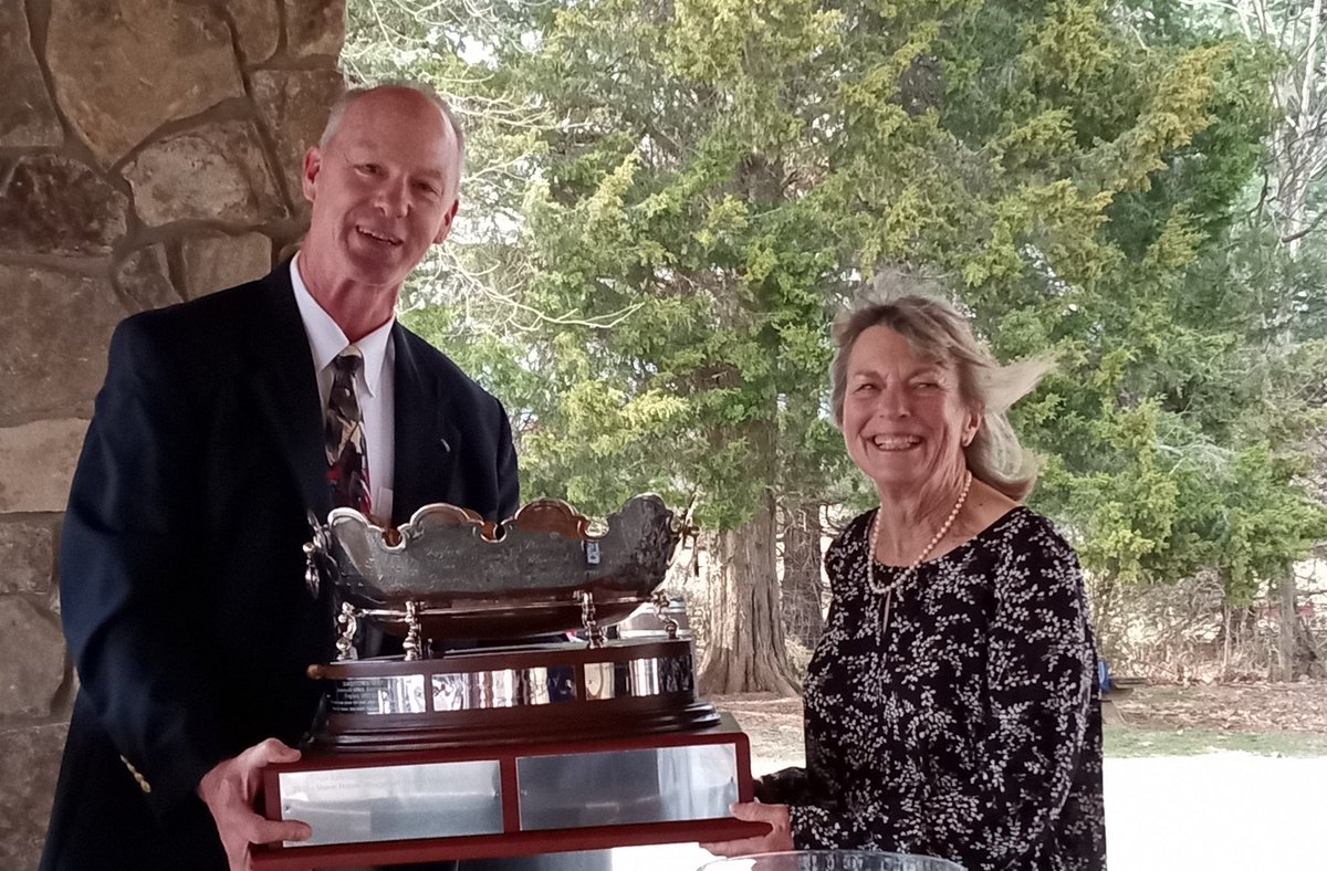aswa_org's tweet photo. Sharon Horton (right) accepts the prestigious Monteith Trophy from Tom Payette, an Atlantic Seaboard Winery Association Board member and winemaking consultant.  The presentation took place outdoors at 1:00 PM on Sunday March 6th at Horton Vineyard.

@VAWine @vawinetime #vawine https://t.co/U1pmh3dkA2