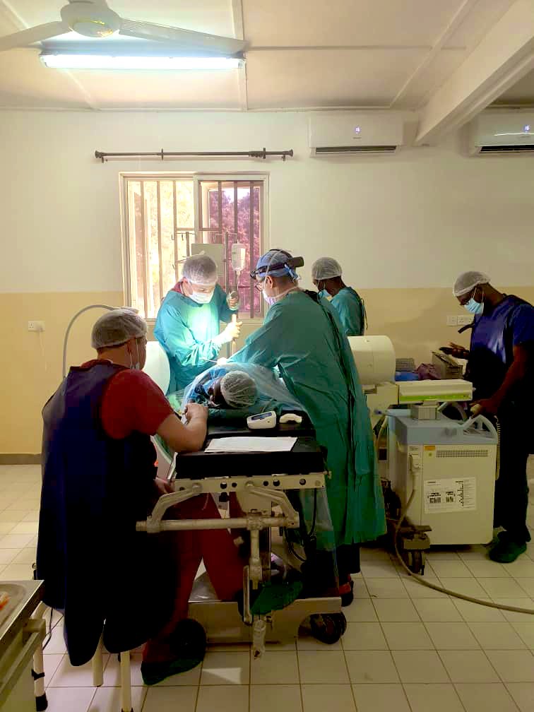DrKebsun's tweet photo. Day 2 - first day of surgeries. 7 cases done…Upper limb, lower limb and plastics as well as some anaesthetic hands on teaching. A good first day all round, building on the 40+ cases screened in clinic yesterday #orthotwitter #GamMed #EpisodeIV https://t.co/YAuaQSyA0V