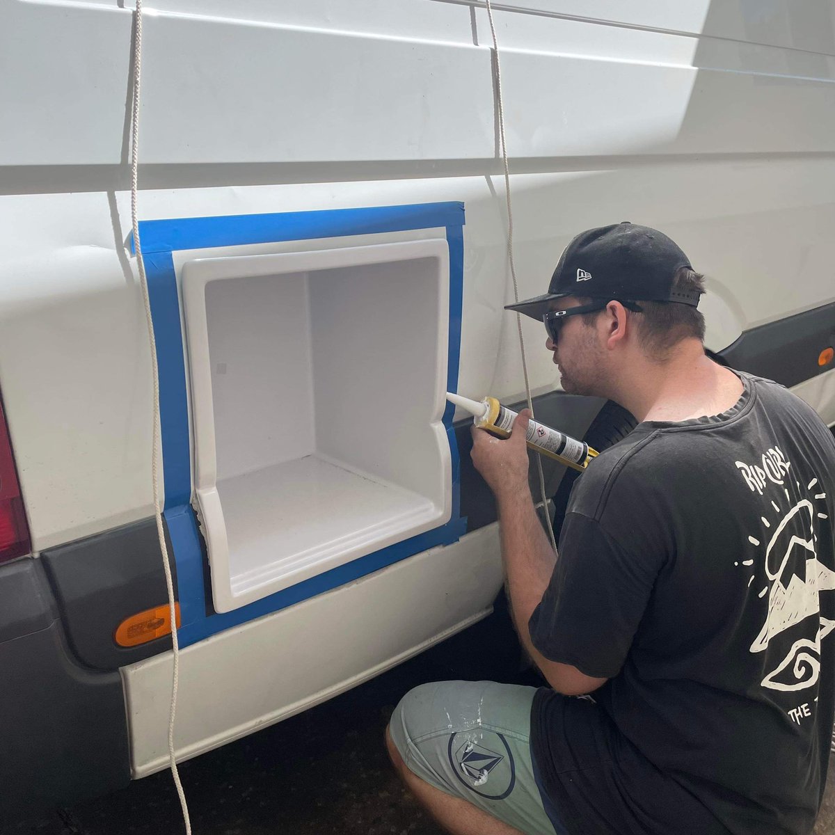 bradandjaz's tweet photo. Another small step in our #vanconversion underway and another hole cut in the van. 

Follow the build over on YouTube

https://t.co/5b7yEXV1MY

#vanlife #vanlifeaustralia #vanlifeuk #selfbuild #DIY #sprinter https://t.co/wy0ymSarfT