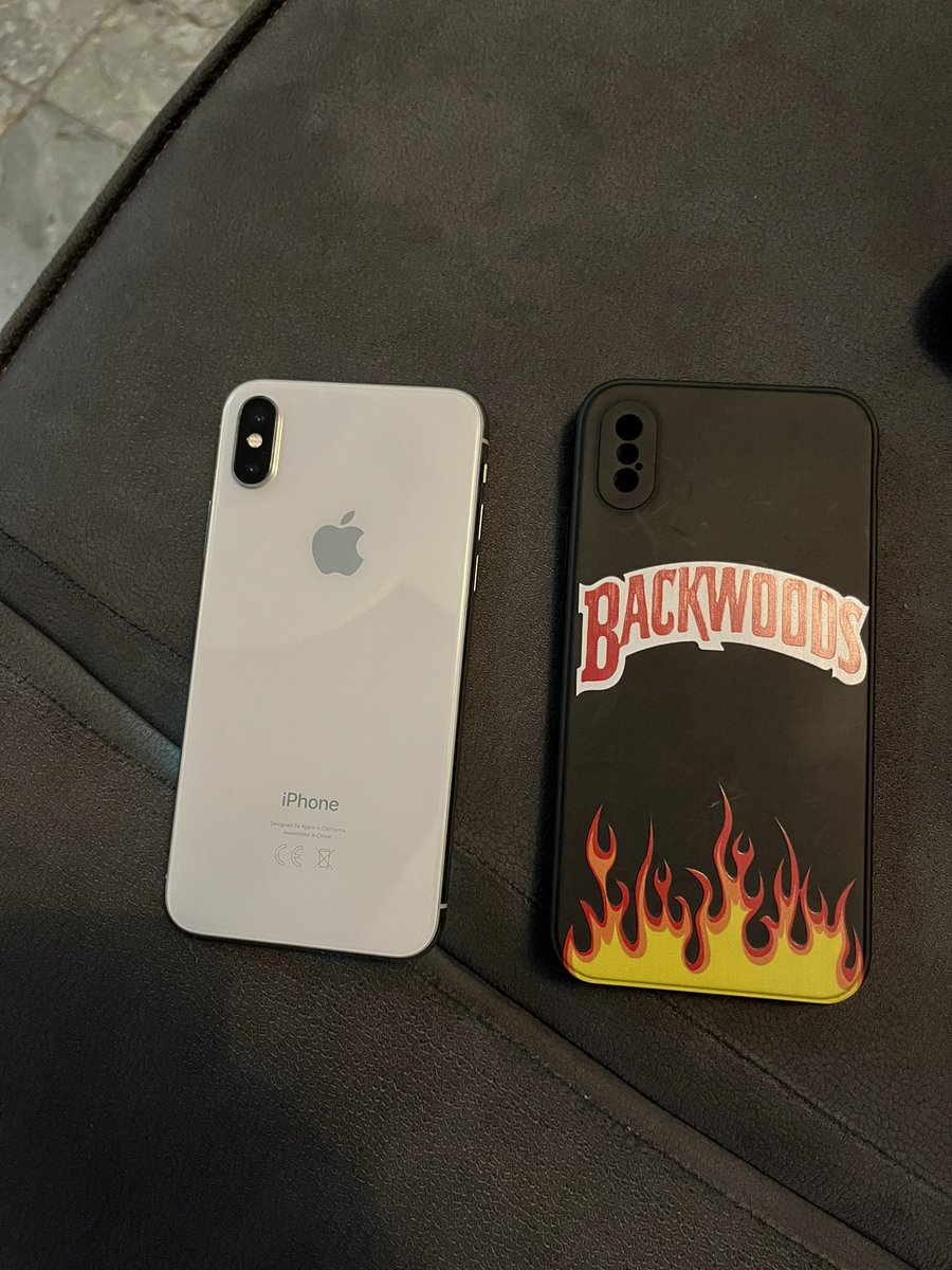 dblackmamba_'s tweet photo. Found this phone around GRA ikeja. The Ladipo axis. RT make the owner no cry die oooh. Heard phones are very expensive now. https://t.co/LIZkVjA2fa