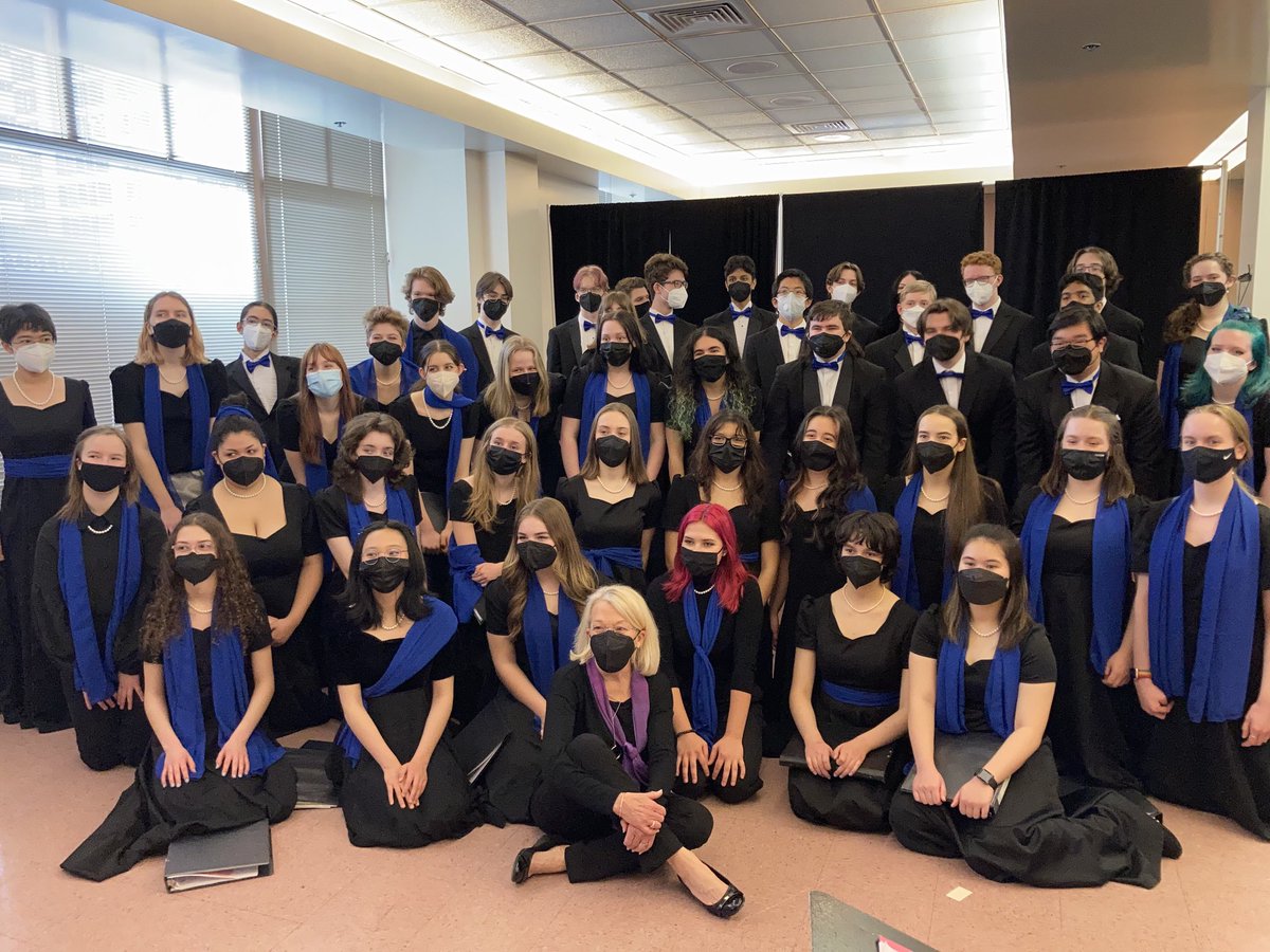pdxpyc's tweet photo. Just before their Oregon Symphony concert today!! https://t.co/dECDW2z8MW