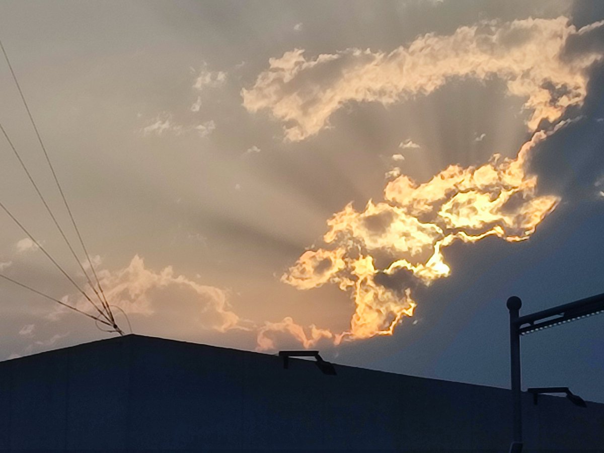 k3_for's tweet photo. Today I went to this place called "Antenna park". Interesting name, indeed it is! Took this. Not much to think about. It's cool! Why wouldn't it be?? https://t.co/veforhepjd