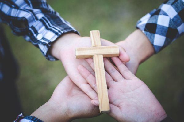 AmanecerJdm's tweet photo. Dios habla de muchas maneras y nos invita a liberarnos de los  obstáculos que habitan en nuestra mente y el corazón,para abrirnos a la verdad mediante su palabra que es vida eterna.
#Cuaresma #Pascua #Iglesia #Panamá #Vida https://t.co/QTvx96auhz
