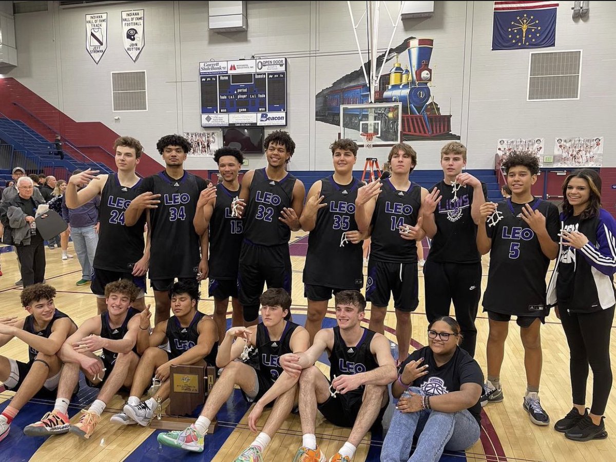 CaedmonBontrag1's tweet photo. Sectional Champs! Jeremiah 29:11 https://t.co/rQhxJJQ46x