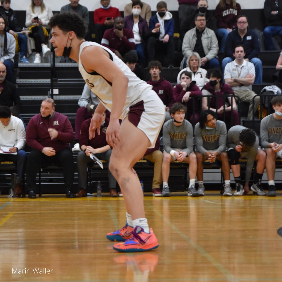 IgnatiusWPM's tweet photo. Pics by Marin Waller (St. Ignatius College Prep Student) #Chicago of the Men's IHSA 3A Basketball Sectional Championship vs. De La Salle Final score: Ignatius 69, De La Salle 58. Link in Bio to view all. Go Pack! https://t.co/lA0n7MPObD