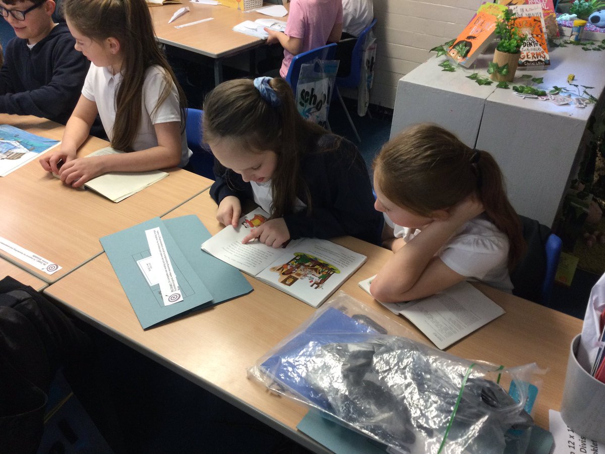 LSTMrsVose's tweet photo. We are really enjoying listening to our reading buddies read and supporting each other’s reading journey. #STPSreading #STPSenglish https://t.co/93NLYHAhiB